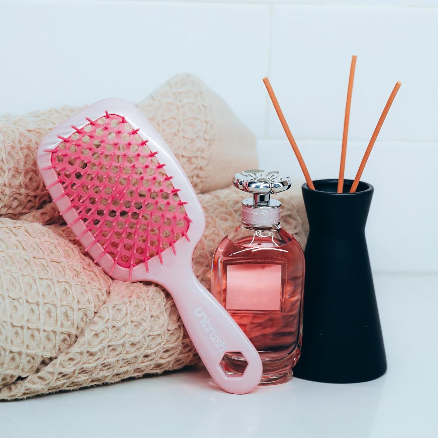 FHI Heat UNbrush Detangling Brush | Pain-Free for Wet & Dry Hair Types