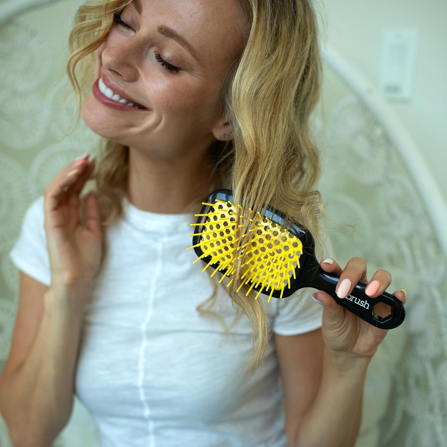 FHI Heat UNbrush Detangling Brush | Pain-Free for Wet & Dry Hair Types