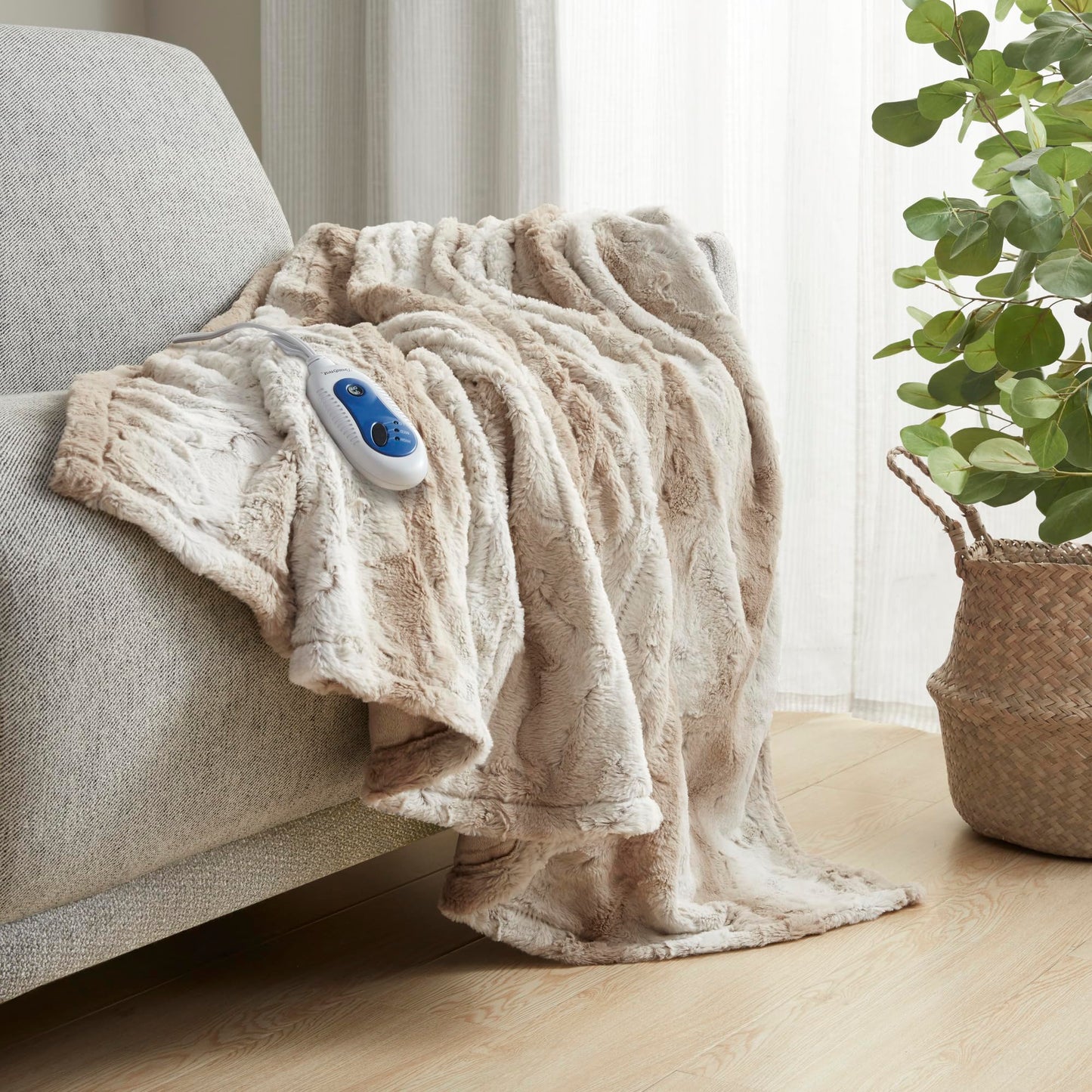 Beautyrest Zuri Reversible Faux Fur to Mink Electric Blanket, Auto Shut Off, Virtually Zero EMF, Multi Heat Setting, UL Certified, Machine Washable, Natural Marble Throw 50x70